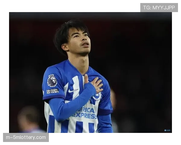 日本队医疗组密切监控三笘薰的脚踝伤势恢复进度。